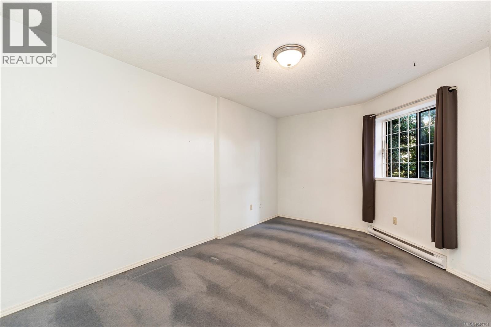 212 73 Gorge Road West, Saanich