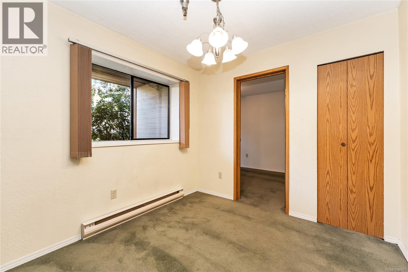 212 73 Gorge Road West, Saanich