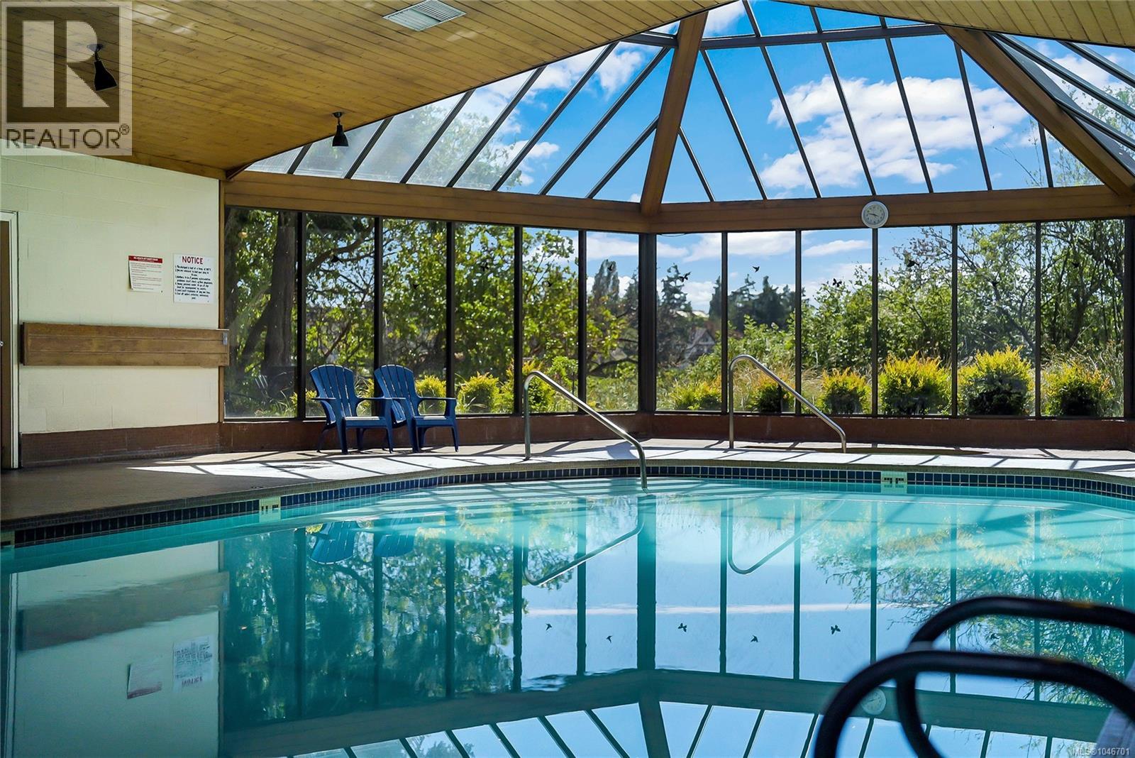 212 73 Gorge Road West, Saanich