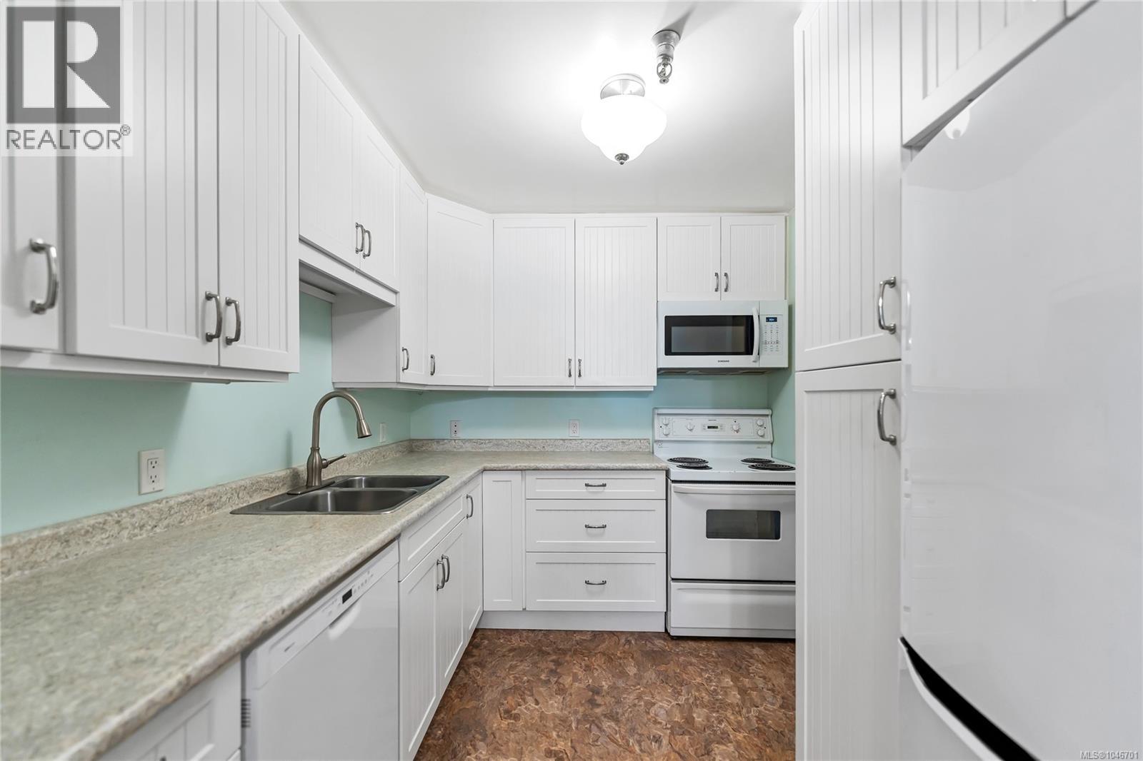 #212 73 Gorge Rd W - 5