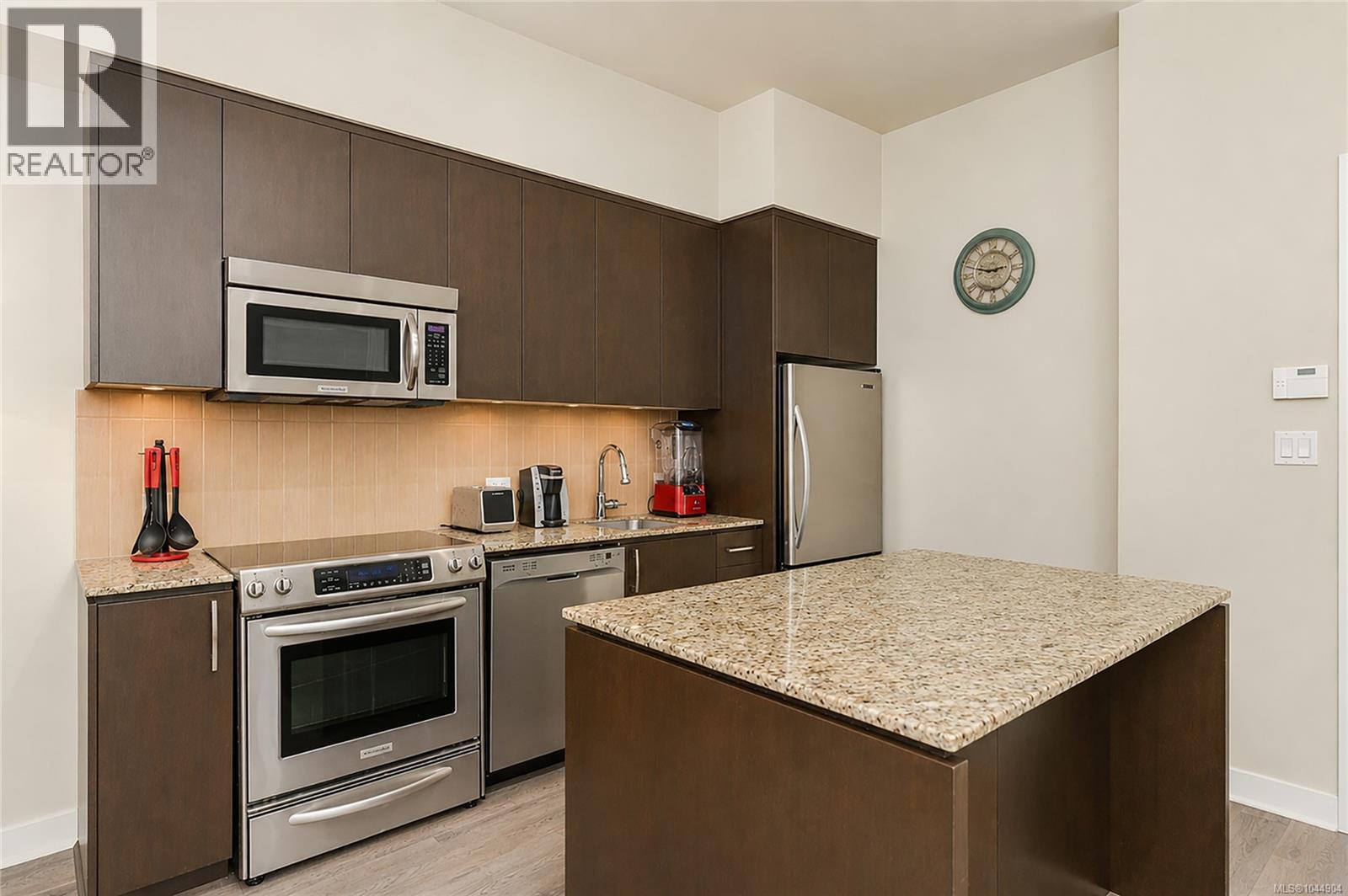 #104 1395 Bear Mountain Pkwy - Image 7