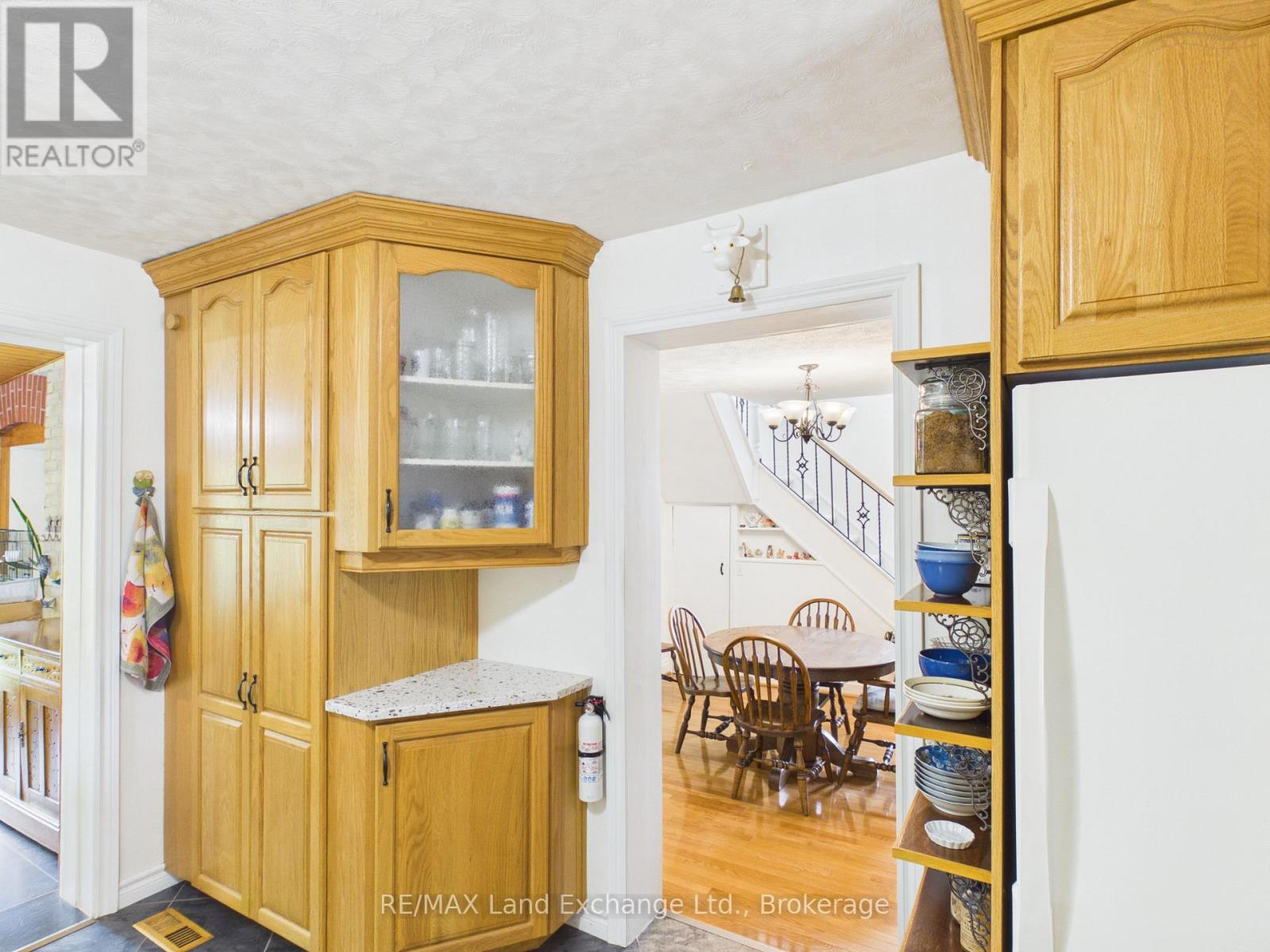 457 PENETANGORE ROW S - Image 9