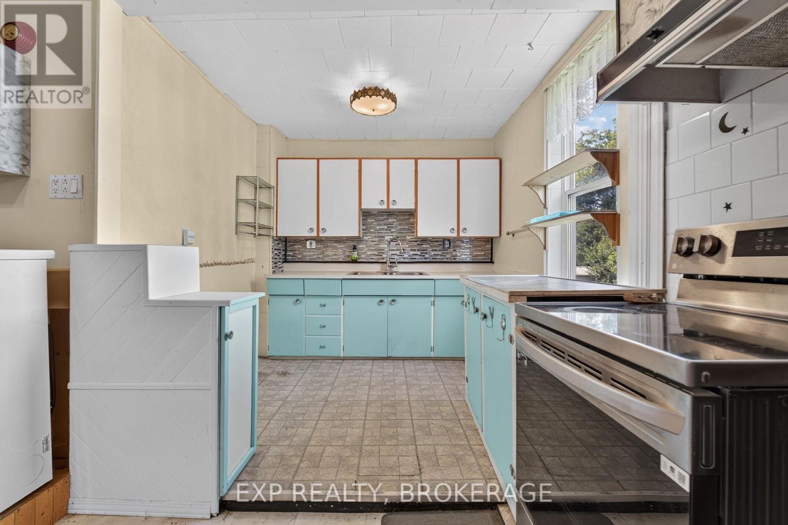33 BRANCH STREET - 12