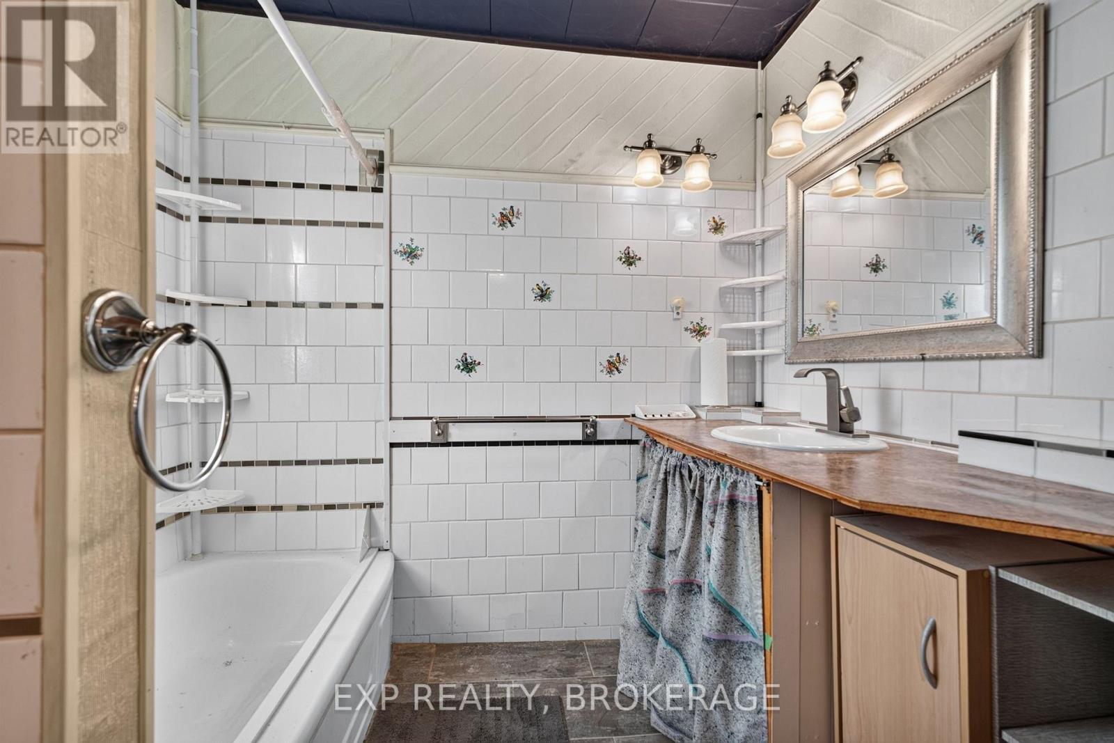 33 BRANCH STREET - 20
