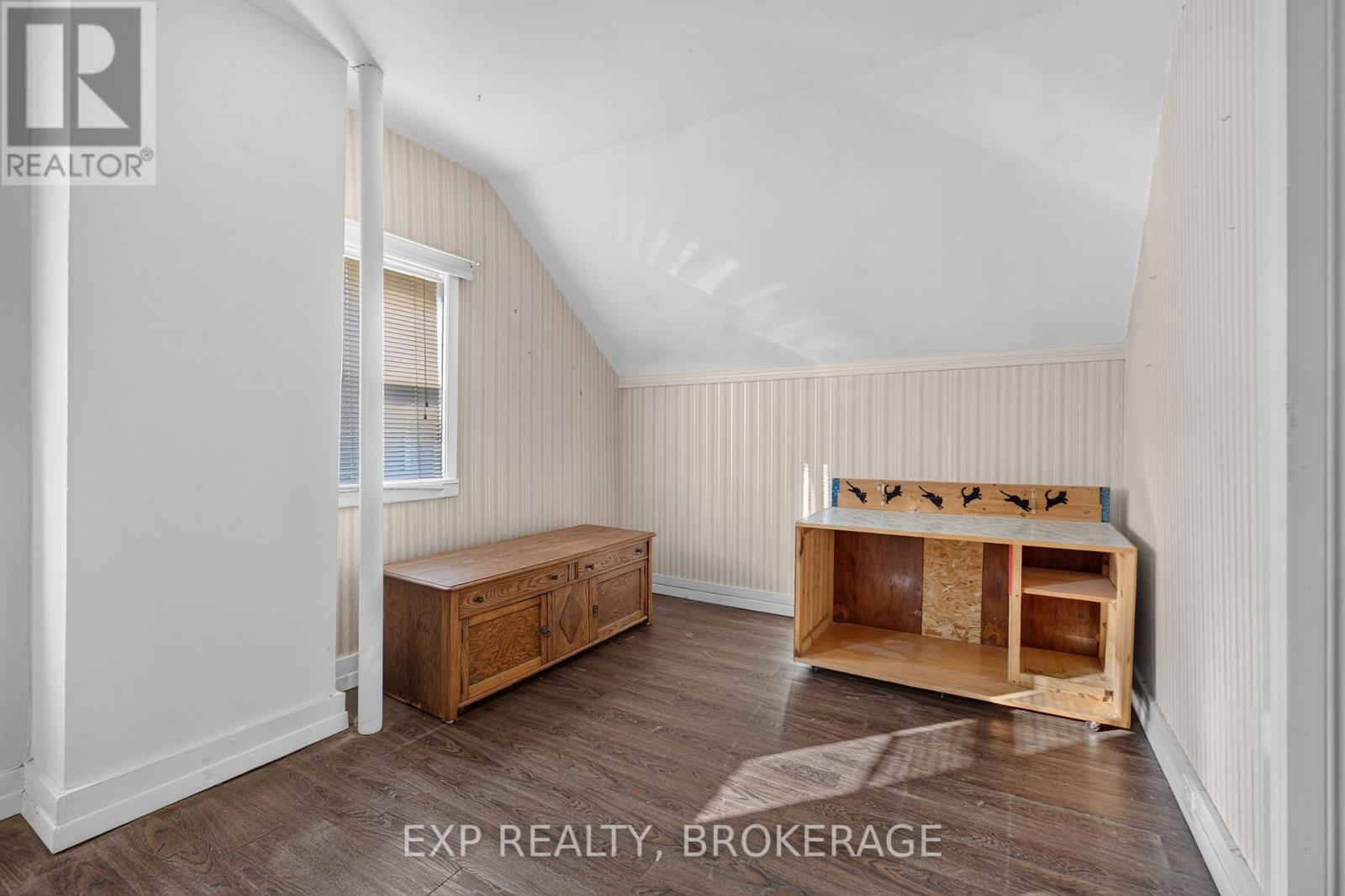 33 BRANCH STREET - 23