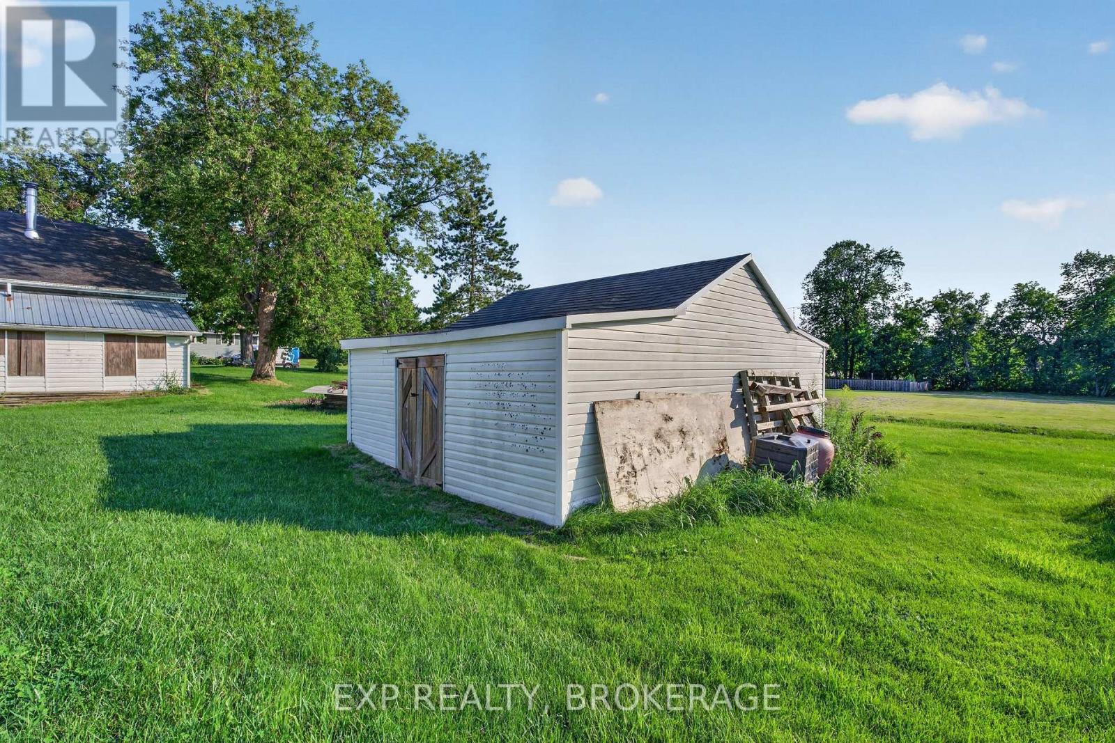 33 BRANCH STREET - 33