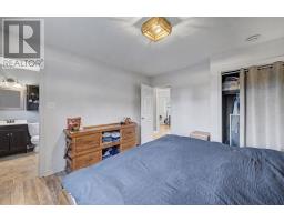 24 Peter's Place thumbnail 11