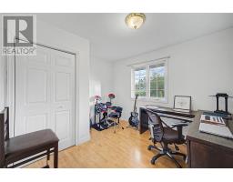 24 Peter's Place thumbnail 13