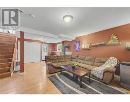24 Peter's Place thumbnail 21
