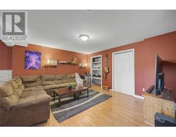 24 Peter's Place thumbnail 22