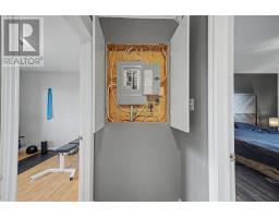 24 Peter's Place thumbnail 36