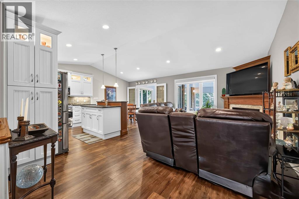 821 Carriage WAY - Image 5