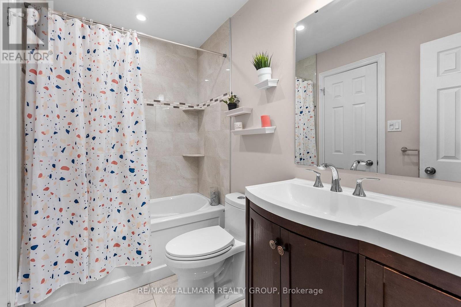 3 Bed, 2 Bath House for Sale in Ottawa – 1446 DEAVY WAY, Ottawa – MLS# X13665330 - Image 28