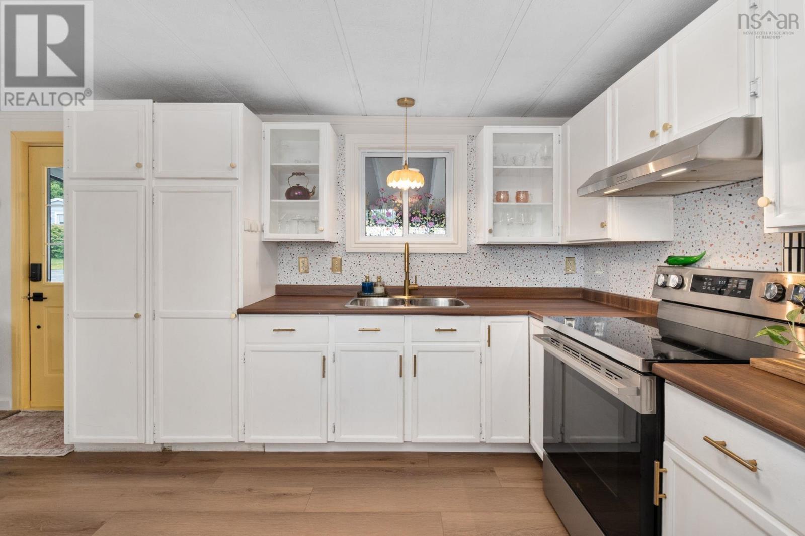 112 Hilltop Drive - 11