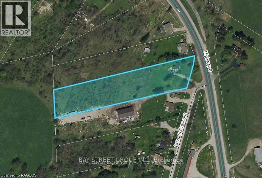 150 DRIVE-IN CRESCENT - 1