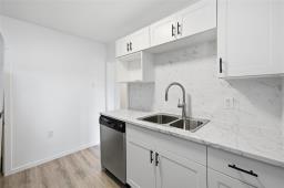 34 Inkster Boulevard, Winnipeg, MB R2W0J2 Photo 12