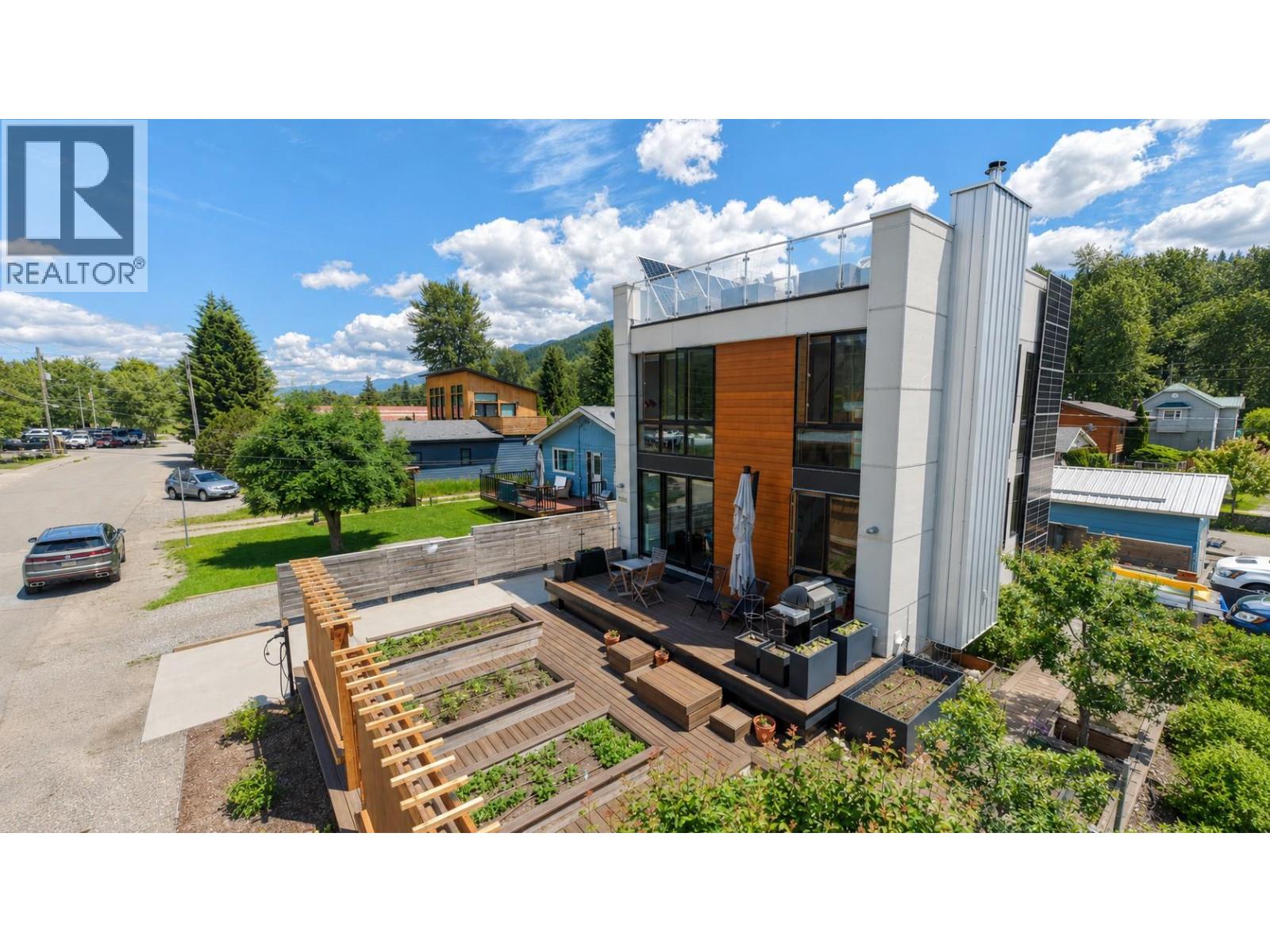 1502 2nd Avenue - 2