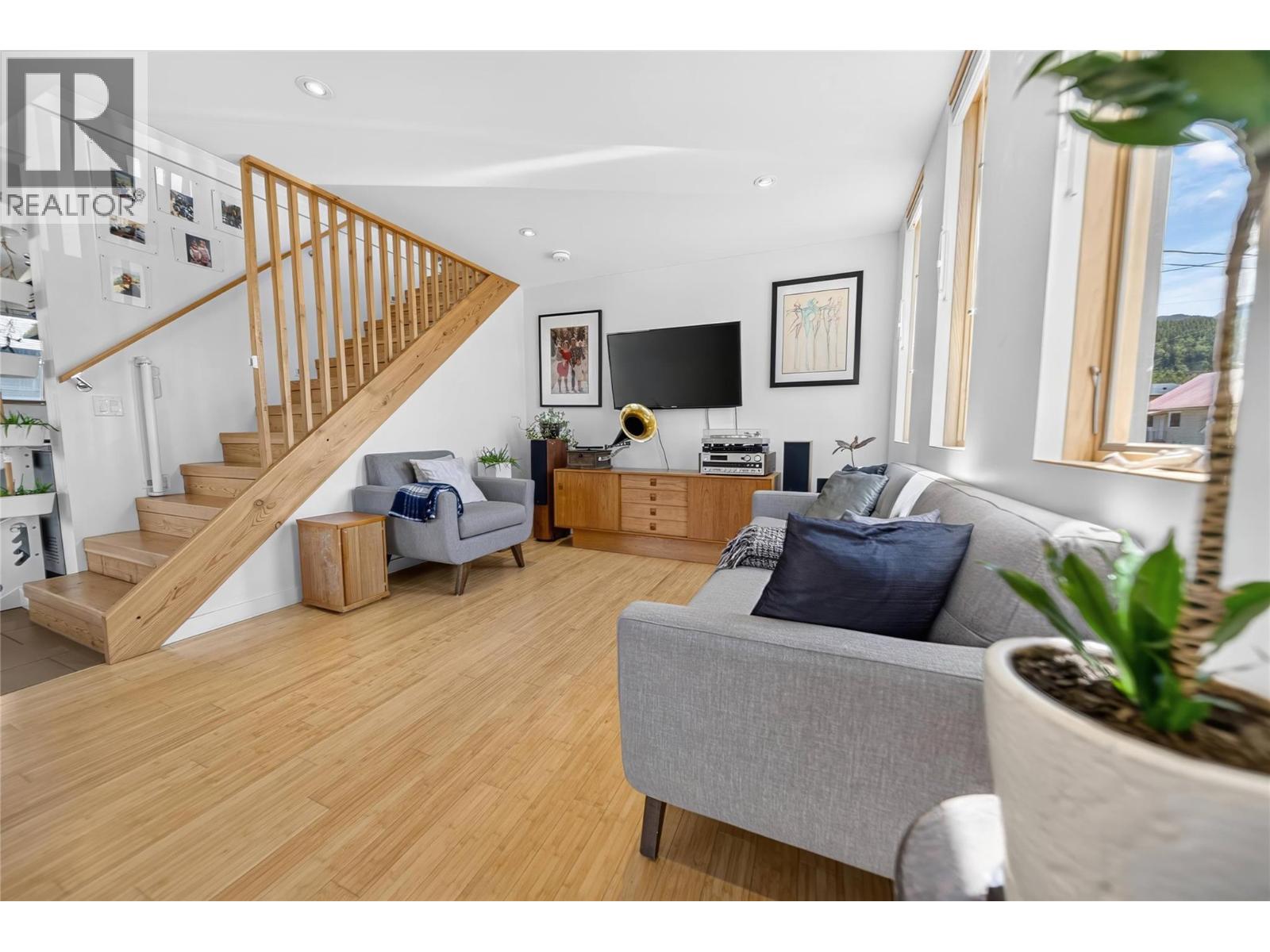 1502 2nd Avenue - 20