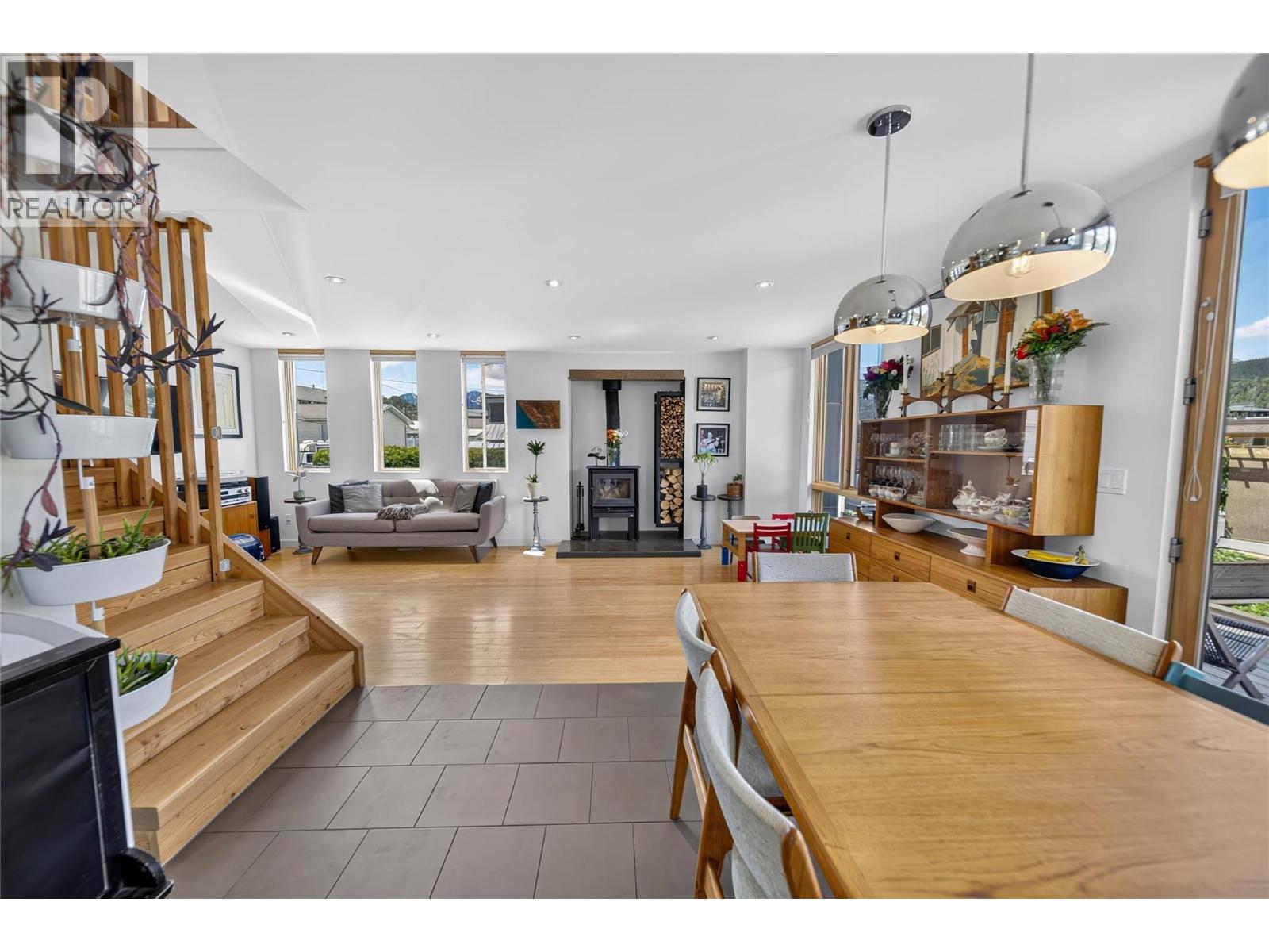 1502 2nd Avenue - 17