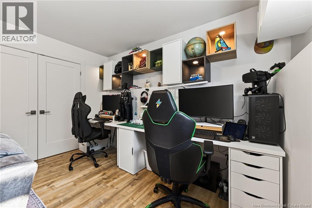 39 Donat Crescent - 38