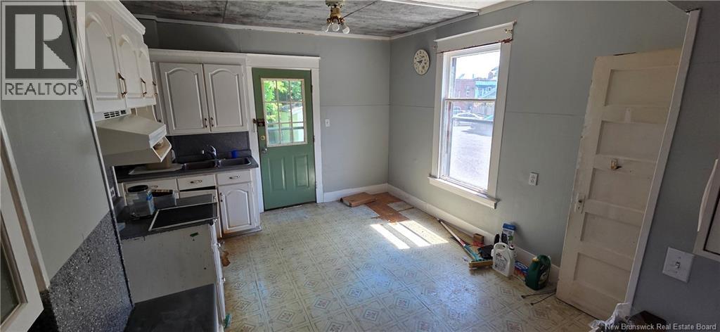 5 Maple Street - Image 10