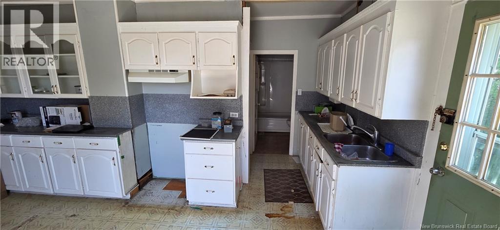 5 Maple Street - Image 11
