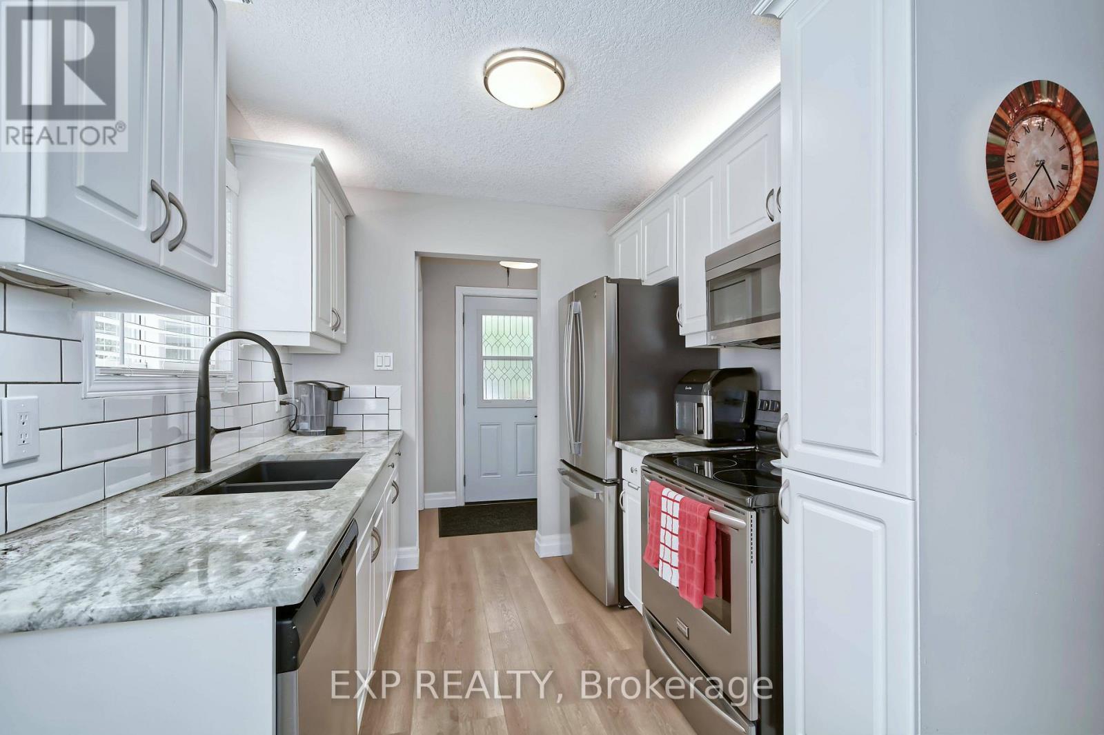 321 SIMPSON CRESCENT - 16