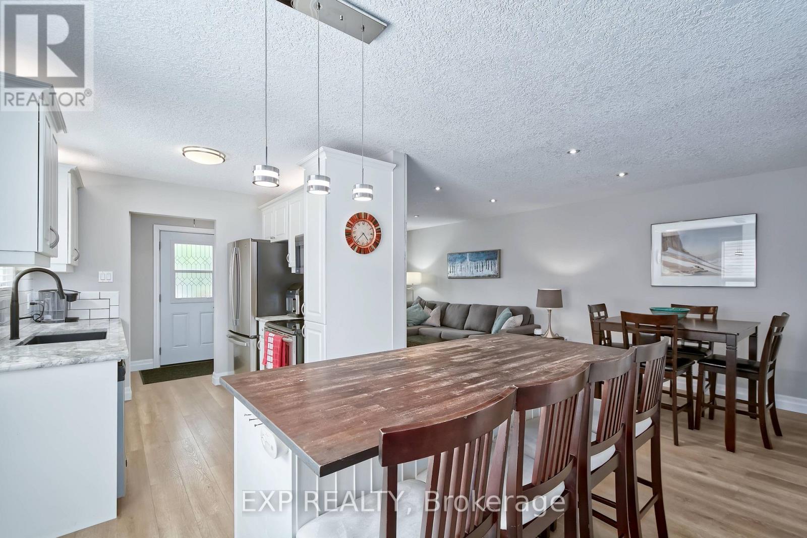 321 SIMPSON CRESCENT - 17