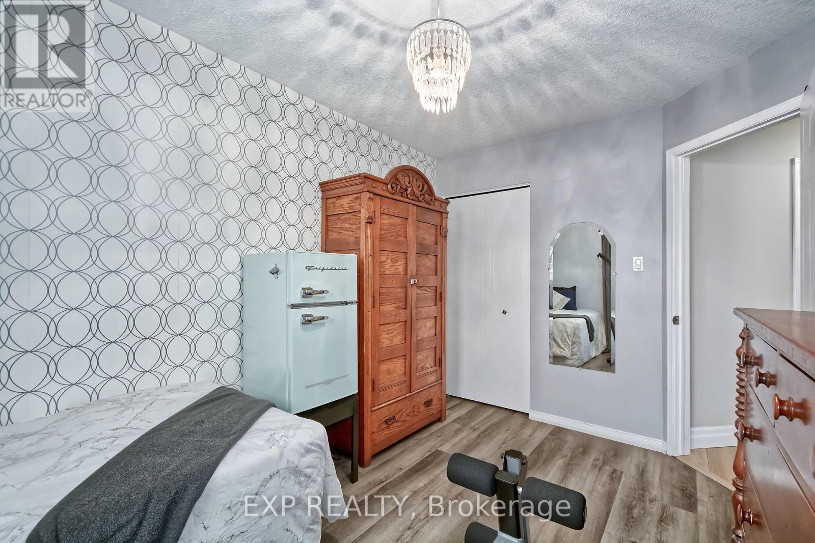 321 SIMPSON CRESCENT - Image 22