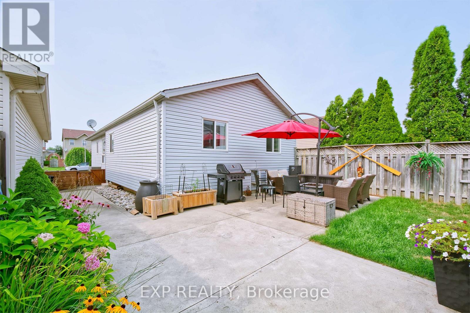 321 SIMPSON CRESCENT - 35