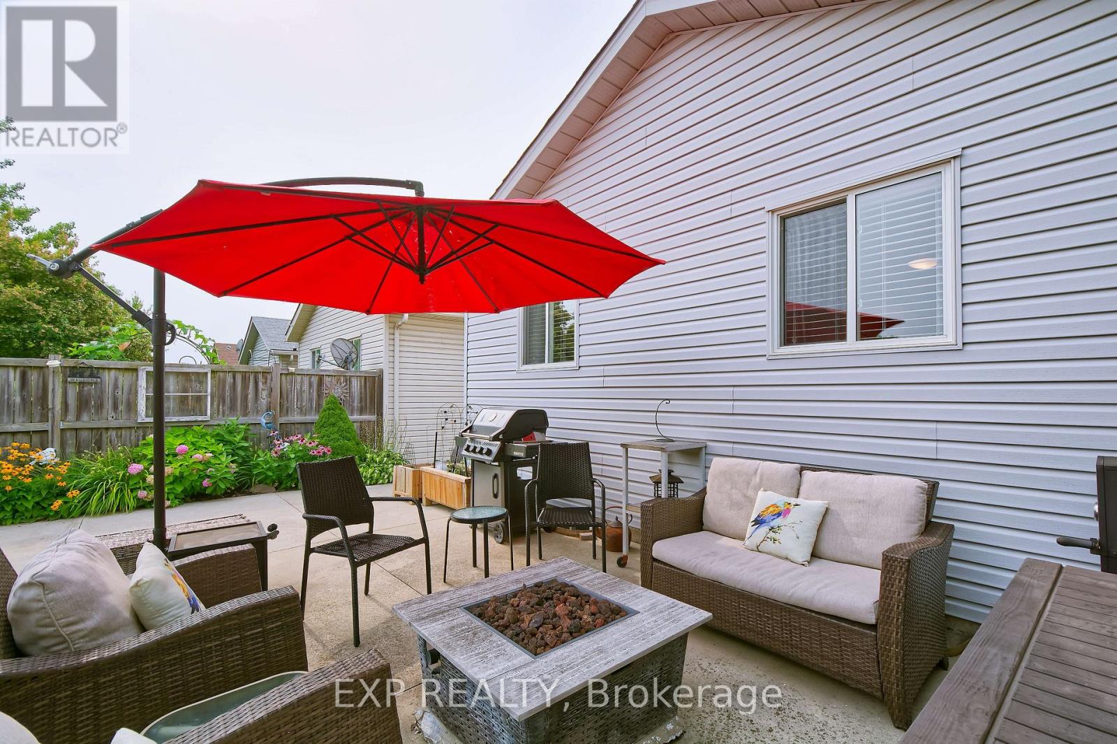 321 SIMPSON CRESCENT - 38