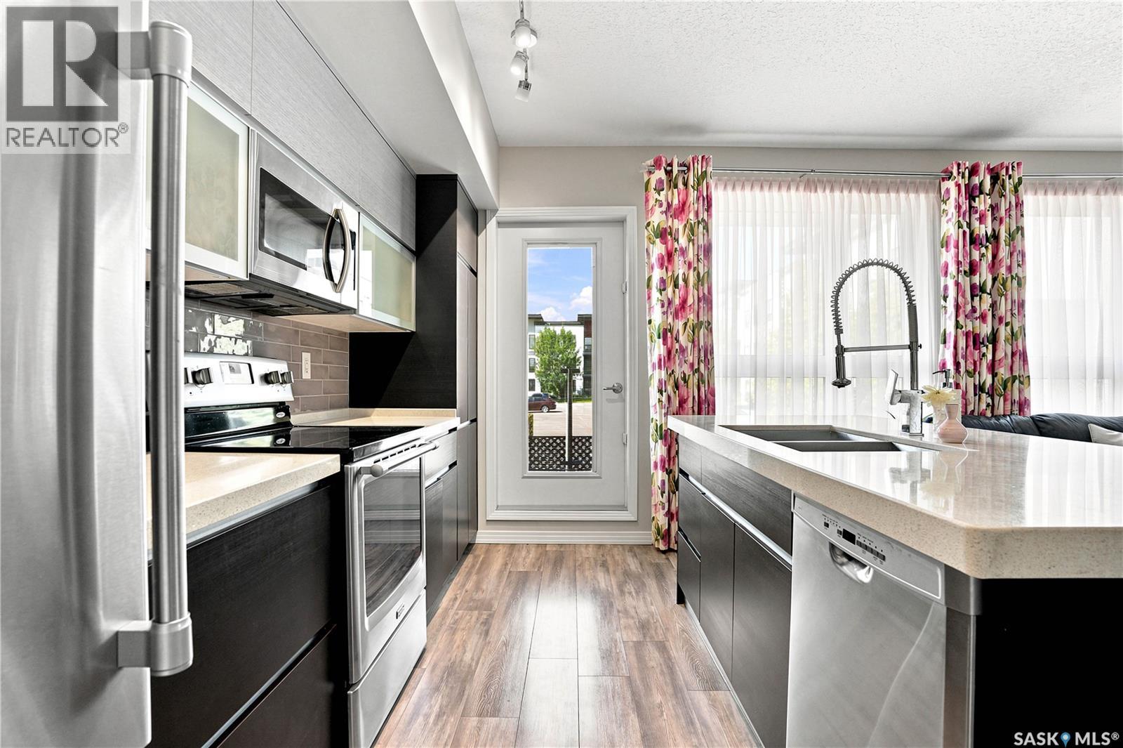 #108 235 Evergreen SQUARE - Image 9
