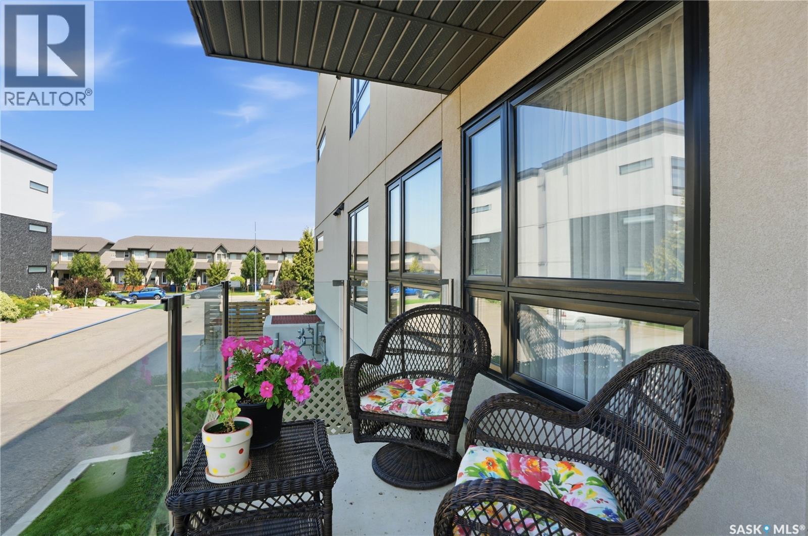 #108 235 Evergreen SQUARE - 16