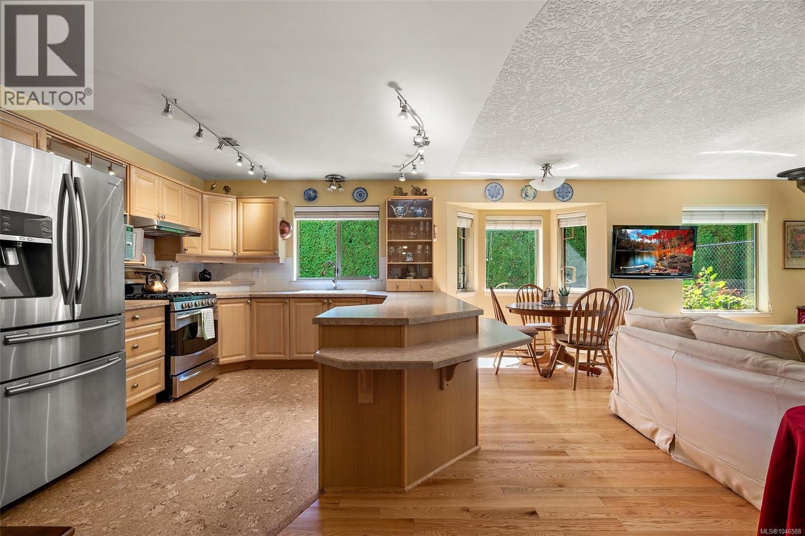 8832 Carmanah Terr - Image 11