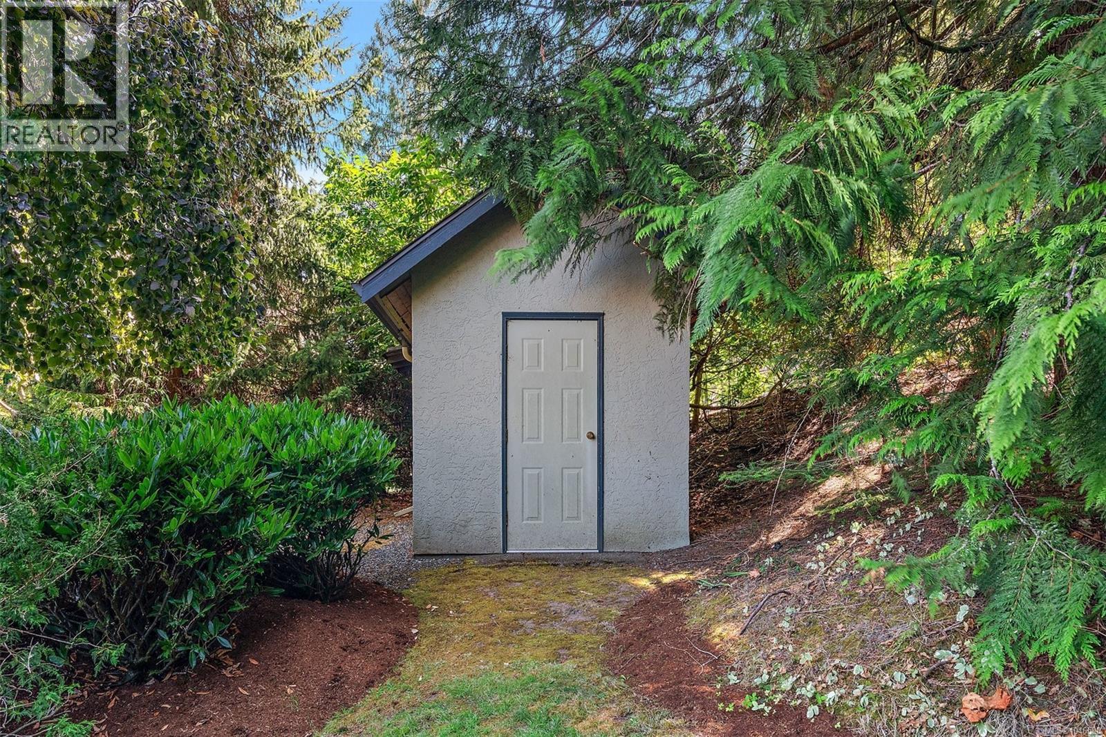 8832 Carmanah Terr - Image 32