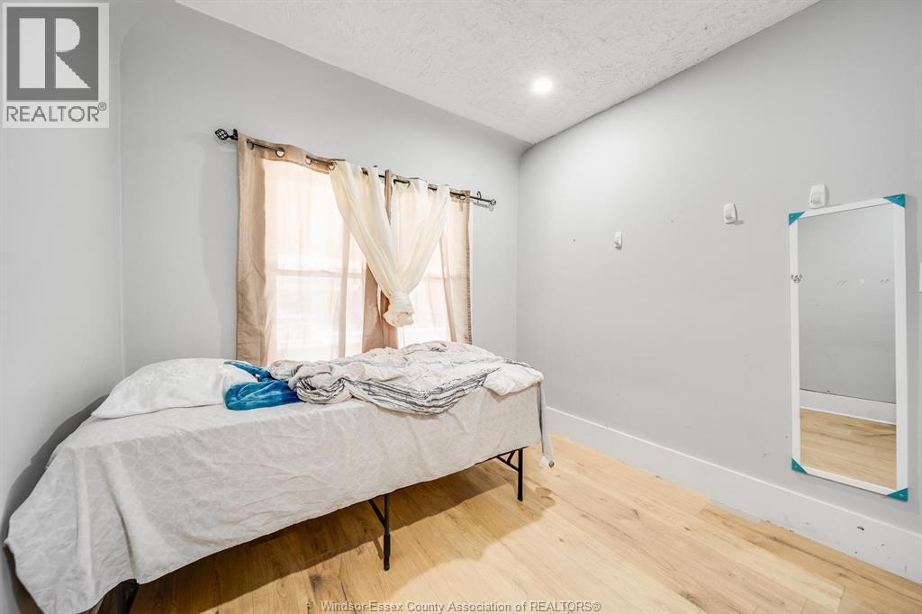 1408 DOUGALL AVENUE - 18