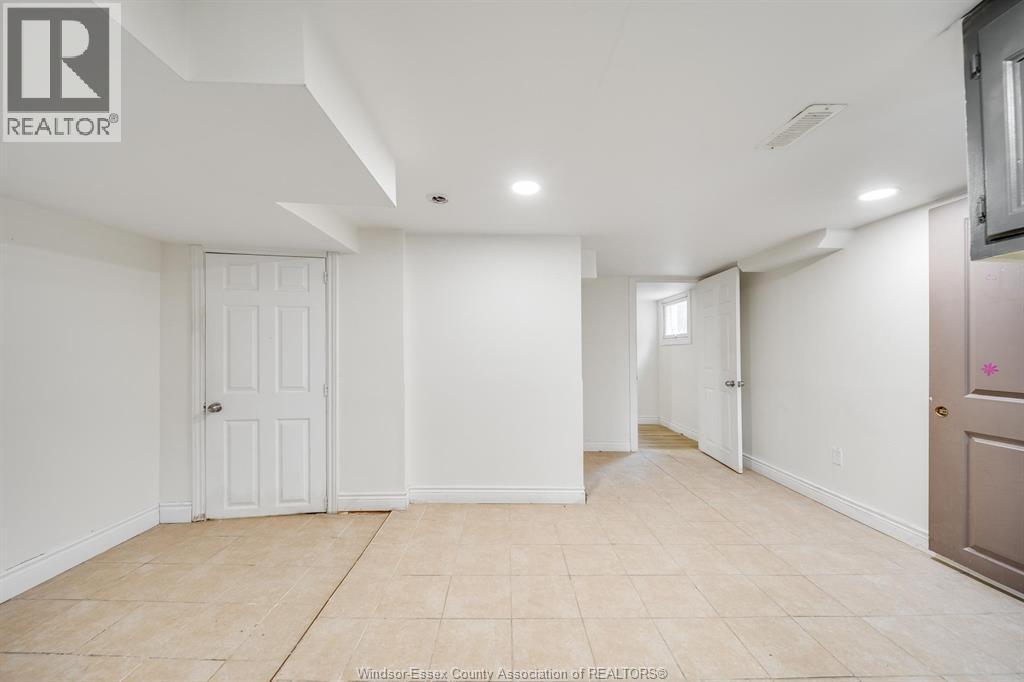 1408 DOUGALL AVENUE - 23