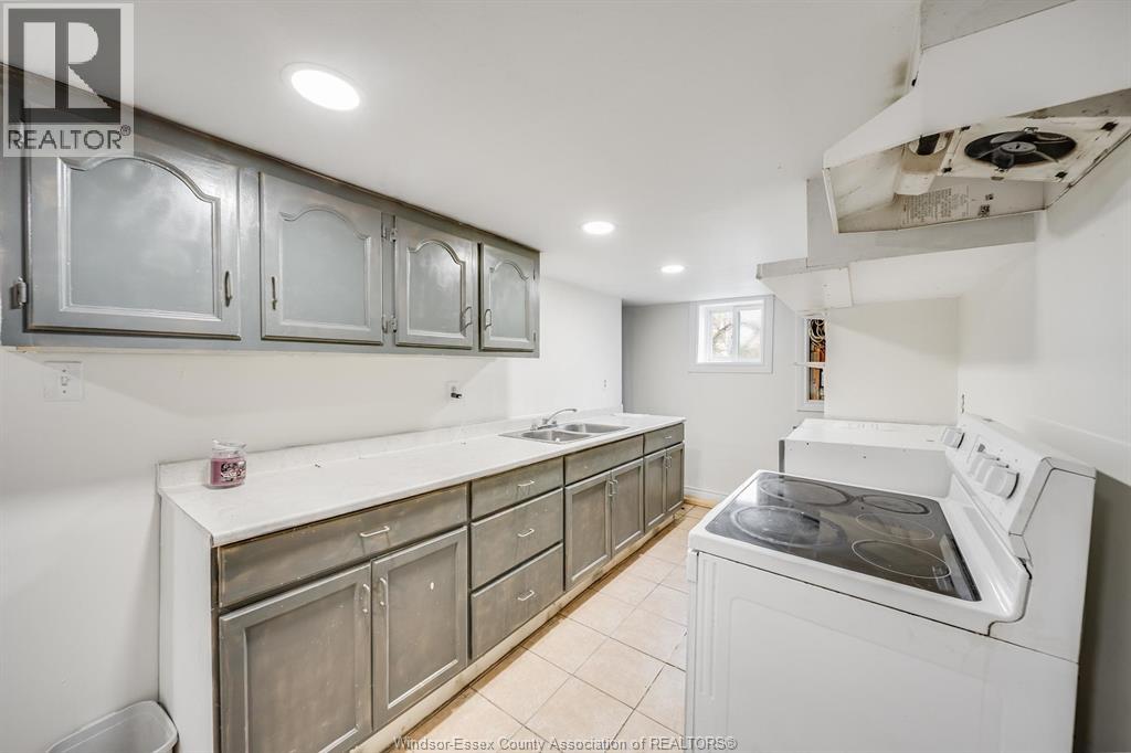 1408 DOUGALL AVENUE - 26