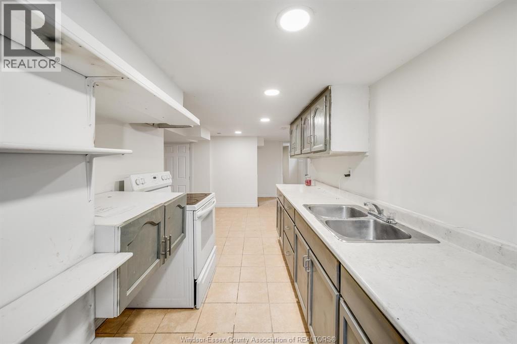 1408 DOUGALL AVENUE - 27