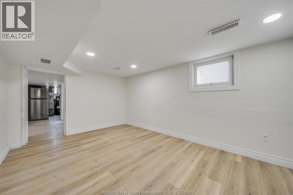 1408 DOUGALL AVENUE - 33