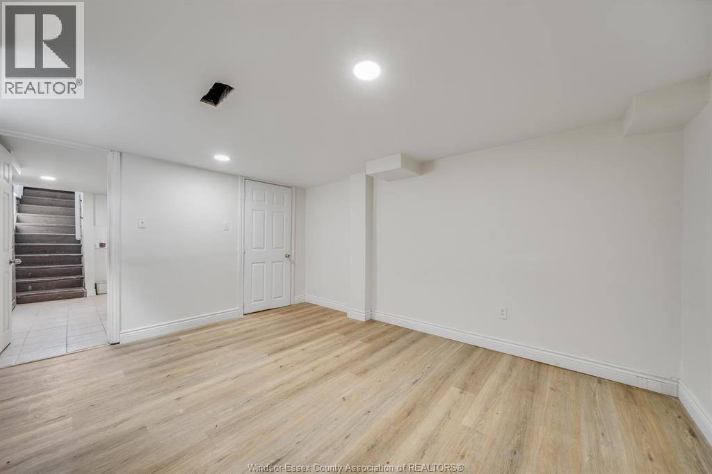 1408 DOUGALL AVENUE - 35