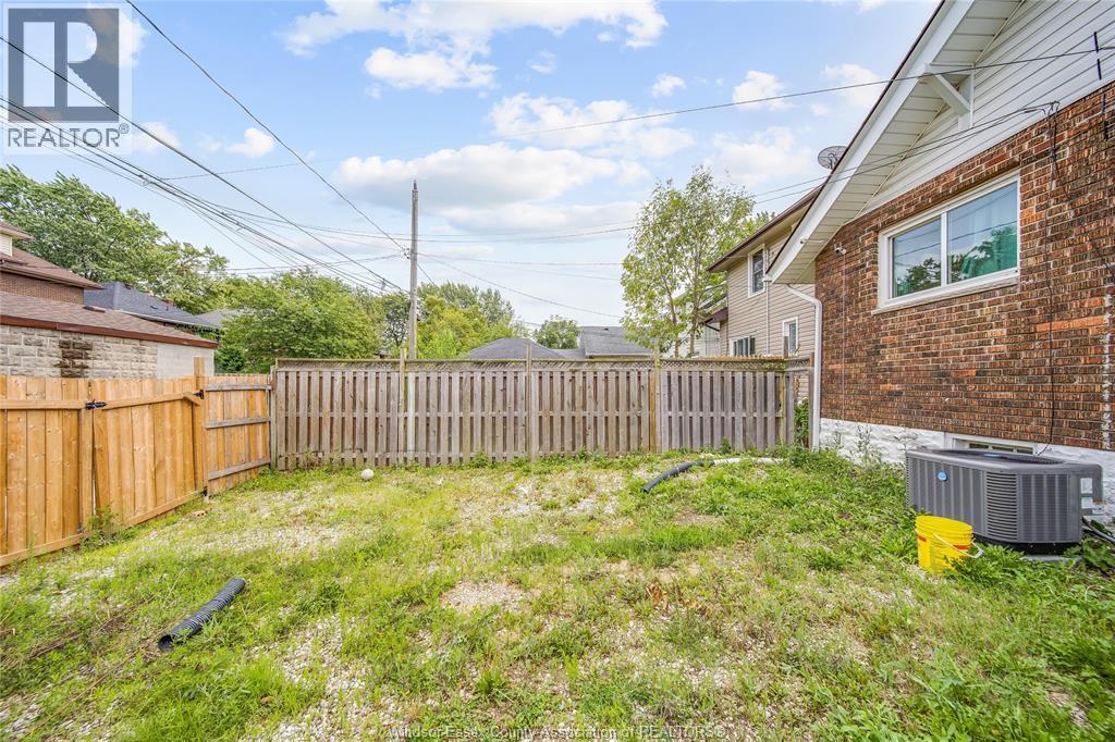 1408 DOUGALL AVENUE - 39