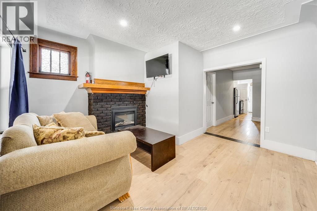 1408 DOUGALL AVENUE - 7