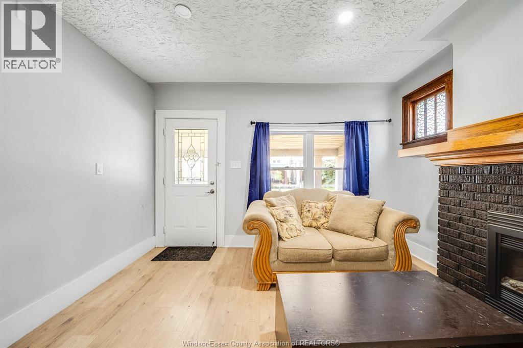 1408 DOUGALL AVENUE - 8