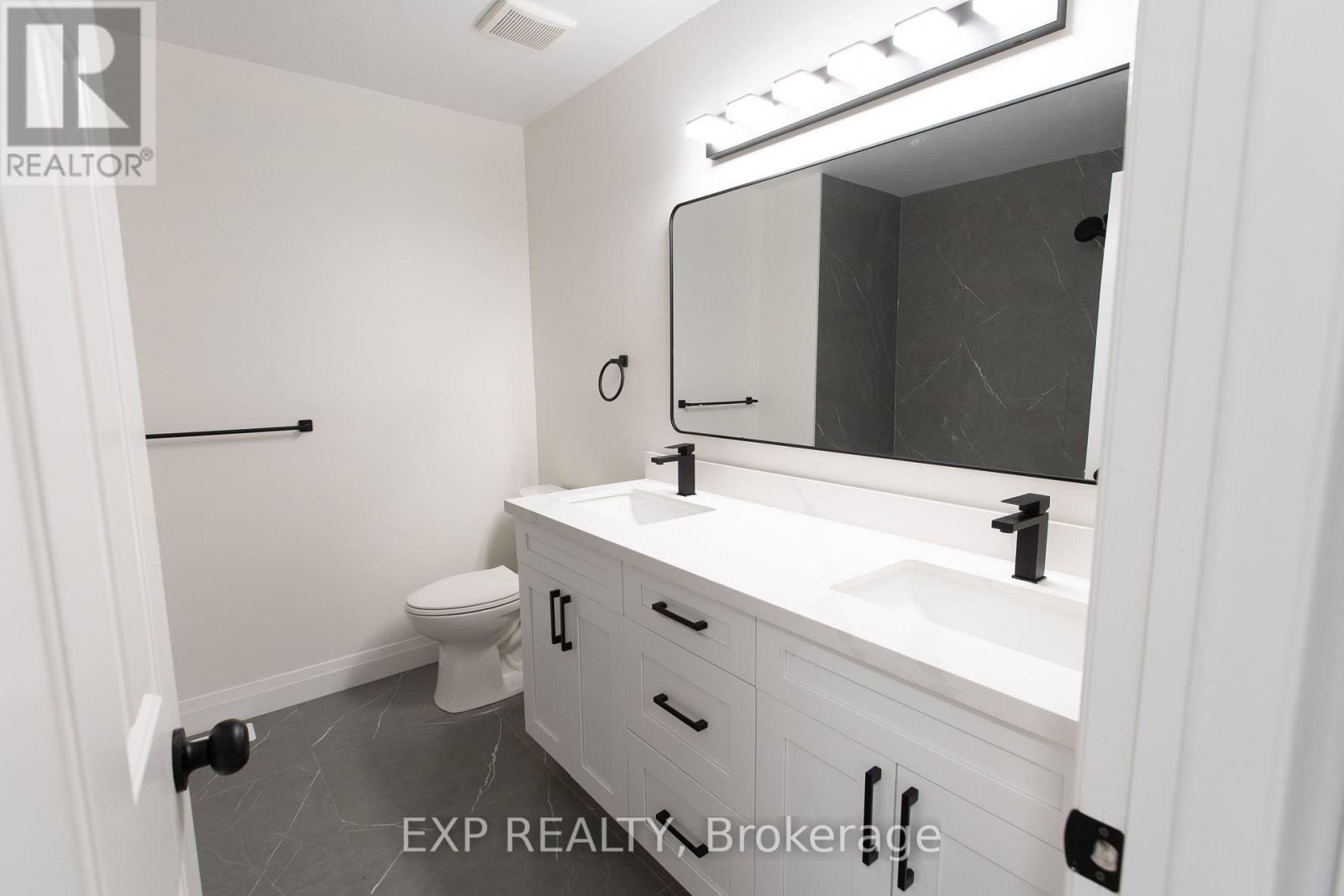 3 Bed, 3 Bath Apartment for Rent in Ottawa – UNIT 7 – 710 CORONATION AVENUE, Ottawa – MLS# X13665396 - Image 17