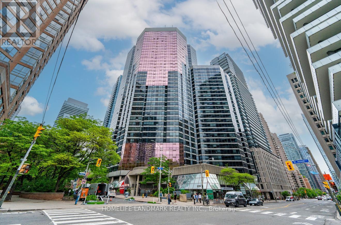Photo of 1001 Bay Street