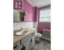12 Blatch Avenue thumbnail 11