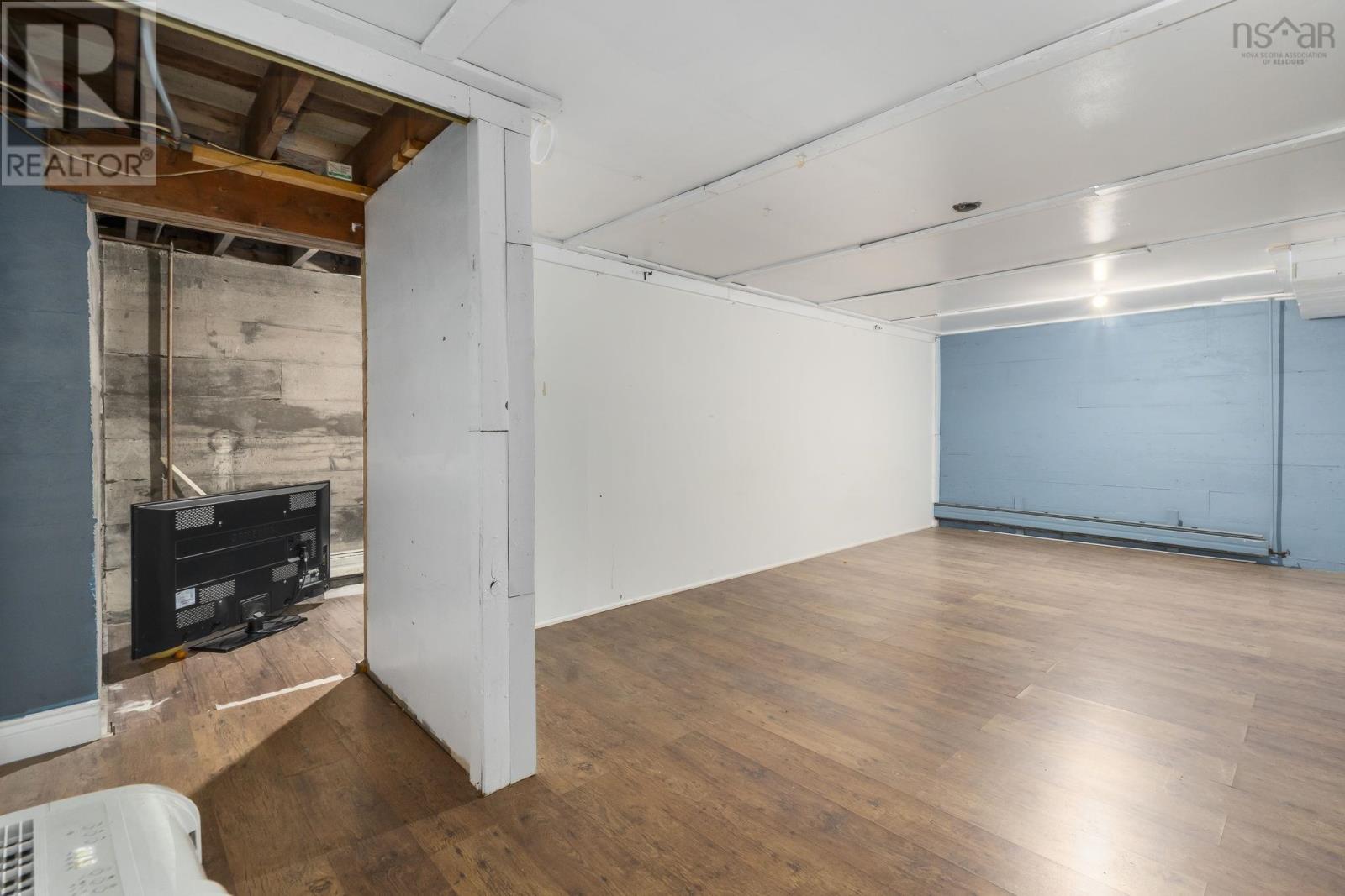 1053 Terence Bay Road - 29