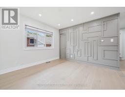 385 Village Crescent, Kitchener, ON N2M4V2 Photo 13