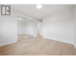 385 Village Crescent, Kitchener, ON N2M4V2 Photo 22